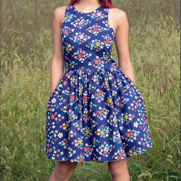 Vaute Couture Dresses & Skirts - Vaute Couture Navy Blue Floral Kristina Dress L